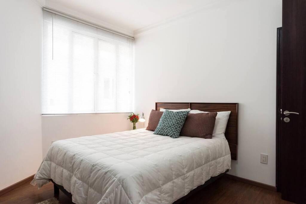 Condesa Campeche 9 Comfortable 2 Bedroom, 1 Bath Retreat Featuring Generous Spaces Apartment *