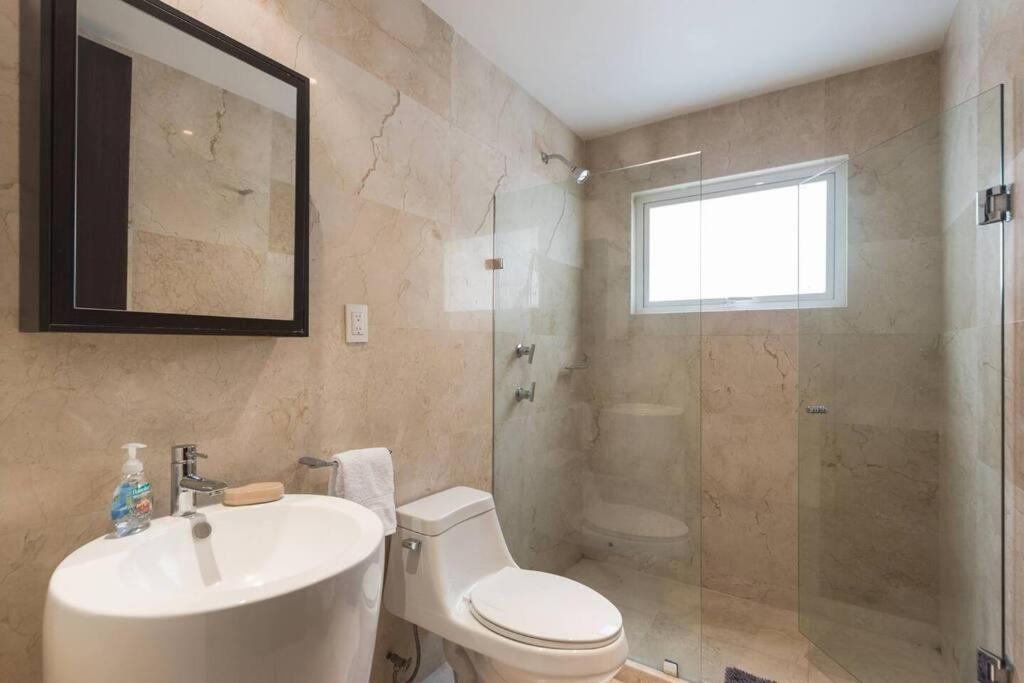Condesa Campeche 9 Comfortable 2 Bedroom, 1 Bath Retreat Featuring Generous Spaces Mexico City